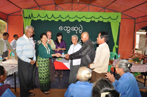 လူမႈ၀န္ထမ္း လုပ္ငန္းမ်ား