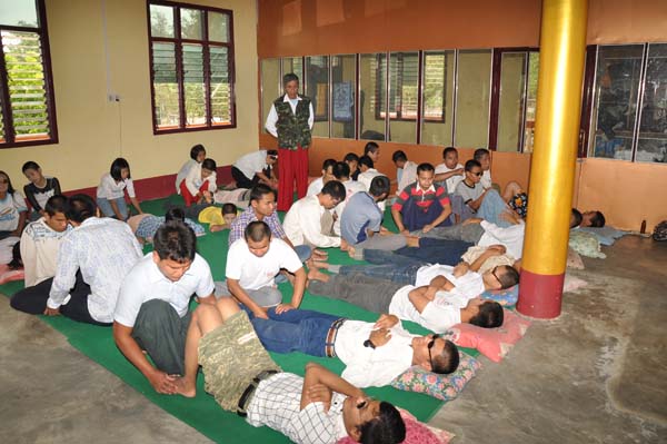 လူမႈ၀န္ထမ္း လုပ္ငန္းမ်ား